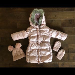 Baby gap puffer jacket with hat and gloves - 4T